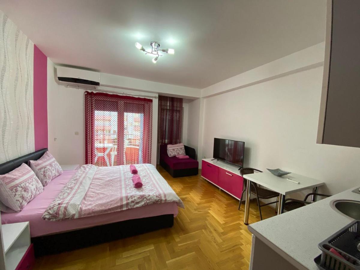 Front Beach Exclusive Apartments Struga Bagian luar foto