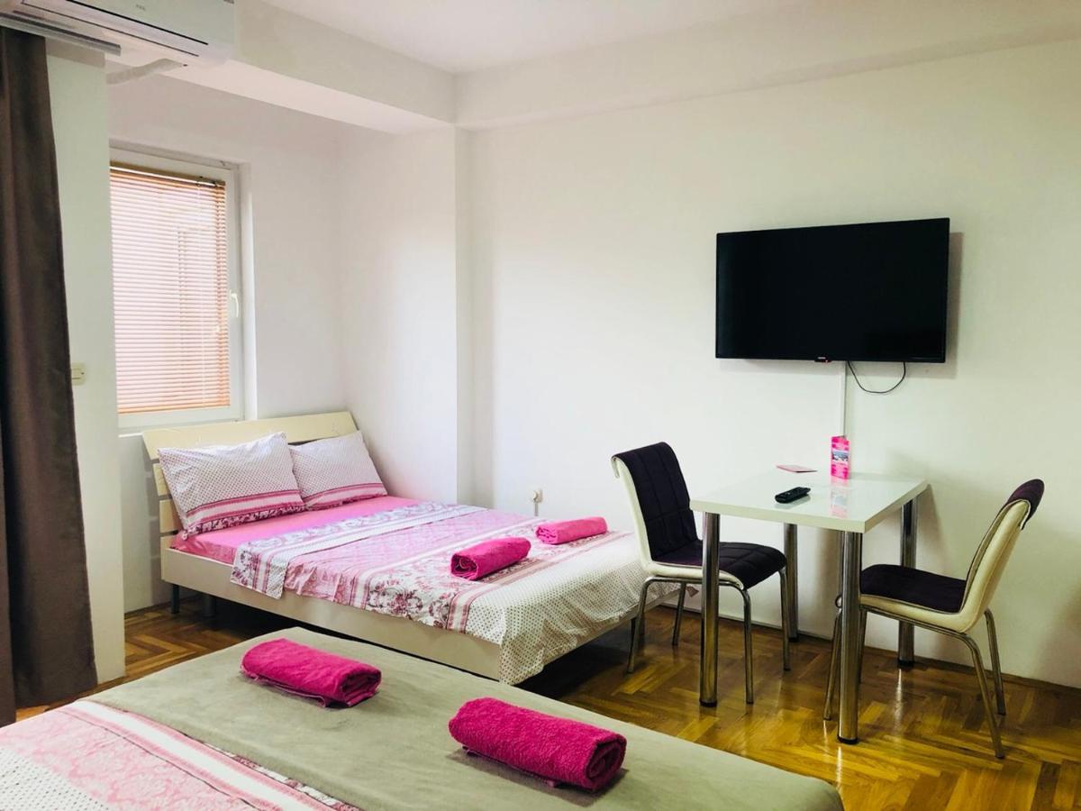 Front Beach Exclusive Apartments Struga Bagian luar foto