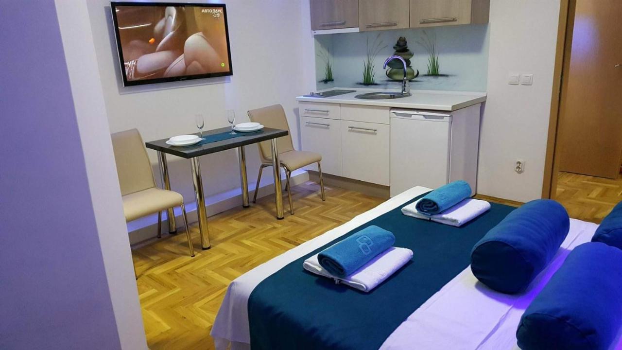Front Beach Exclusive Apartments Struga Bagian luar foto