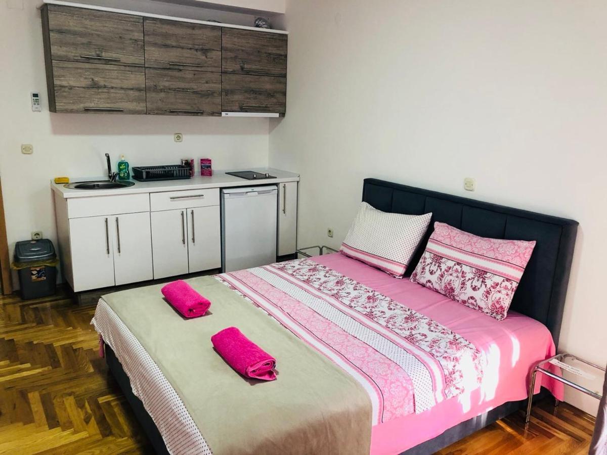 Front Beach Exclusive Apartments Struga Bagian luar foto