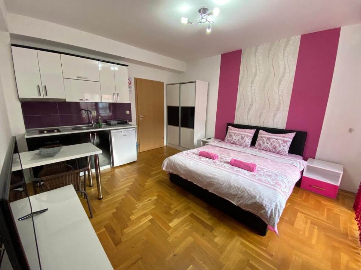 Front Beach Exclusive Apartments Struga Bagian luar foto