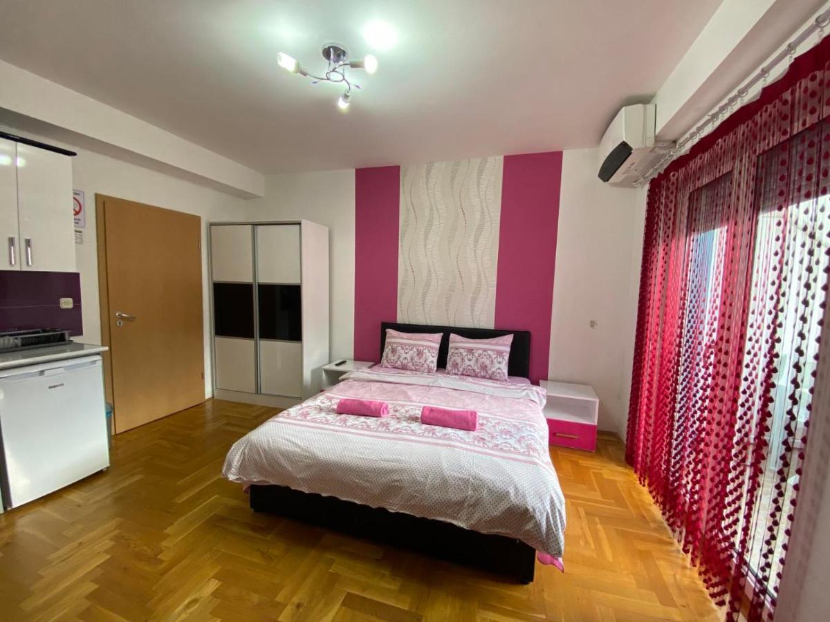 Front Beach Exclusive Apartments Struga Bagian luar foto