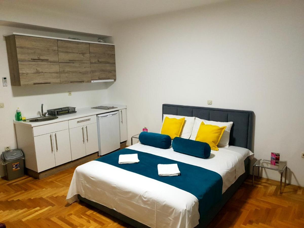Front Beach Exclusive Apartments Struga Bagian luar foto
