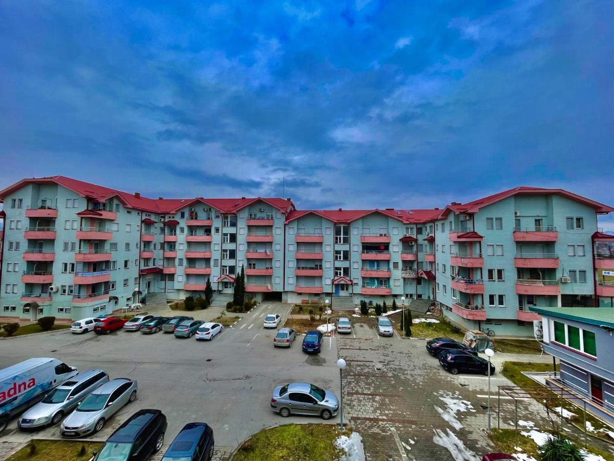 Front Beach Exclusive Apartments Struga Bagian luar foto