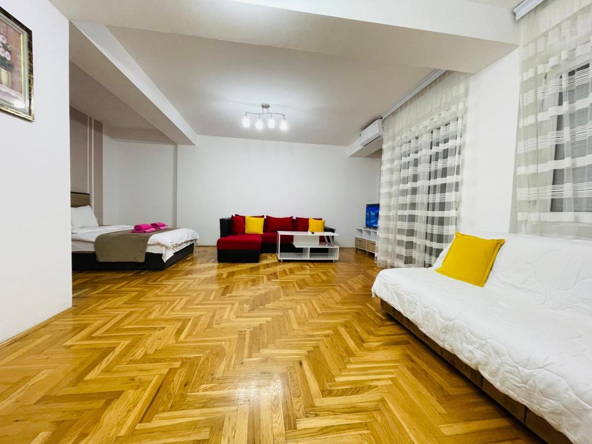 Front Beach Exclusive Apartments Struga Bagian luar foto