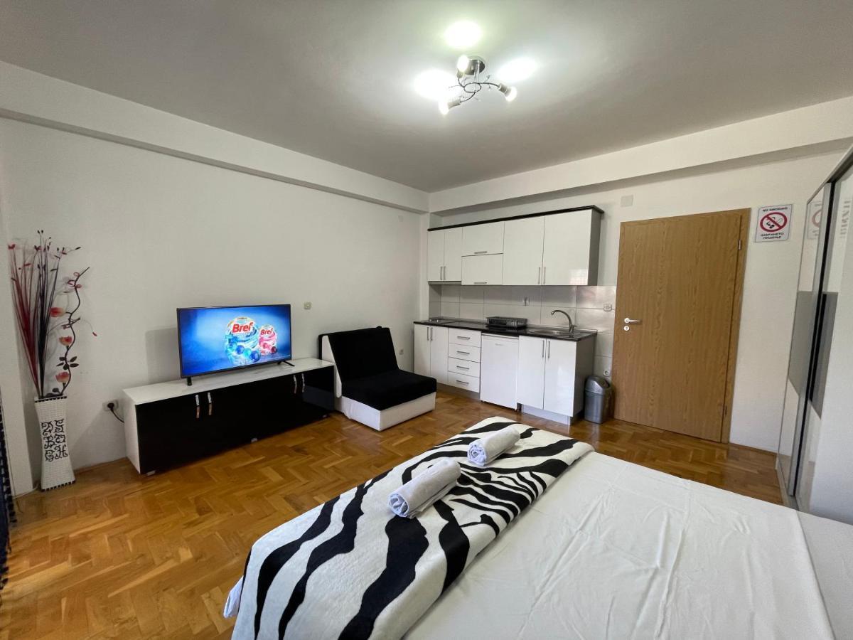 Front Beach Exclusive Apartments Struga Bagian luar foto