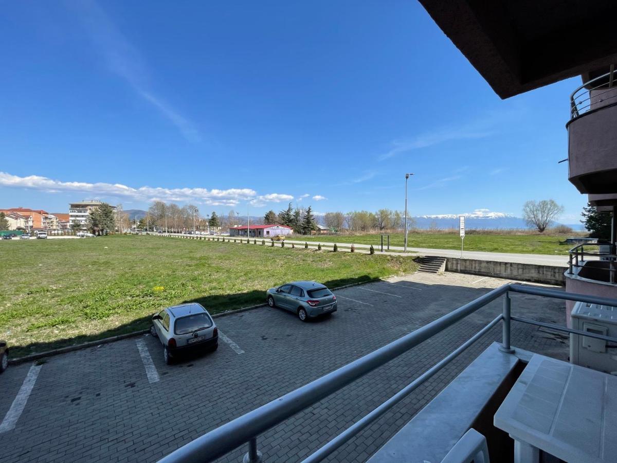Front Beach Exclusive Apartments Struga Bagian luar foto