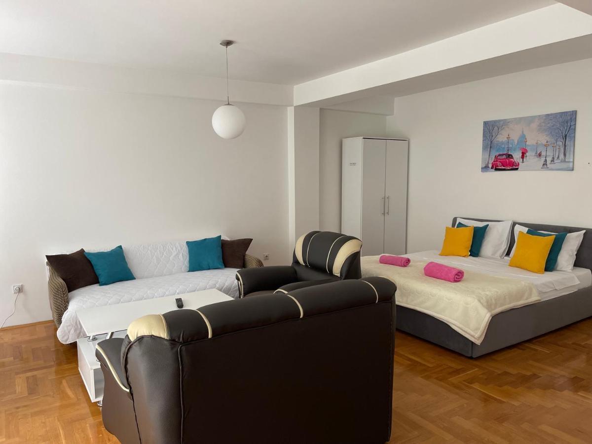 Front Beach Exclusive Apartments Struga Bagian luar foto