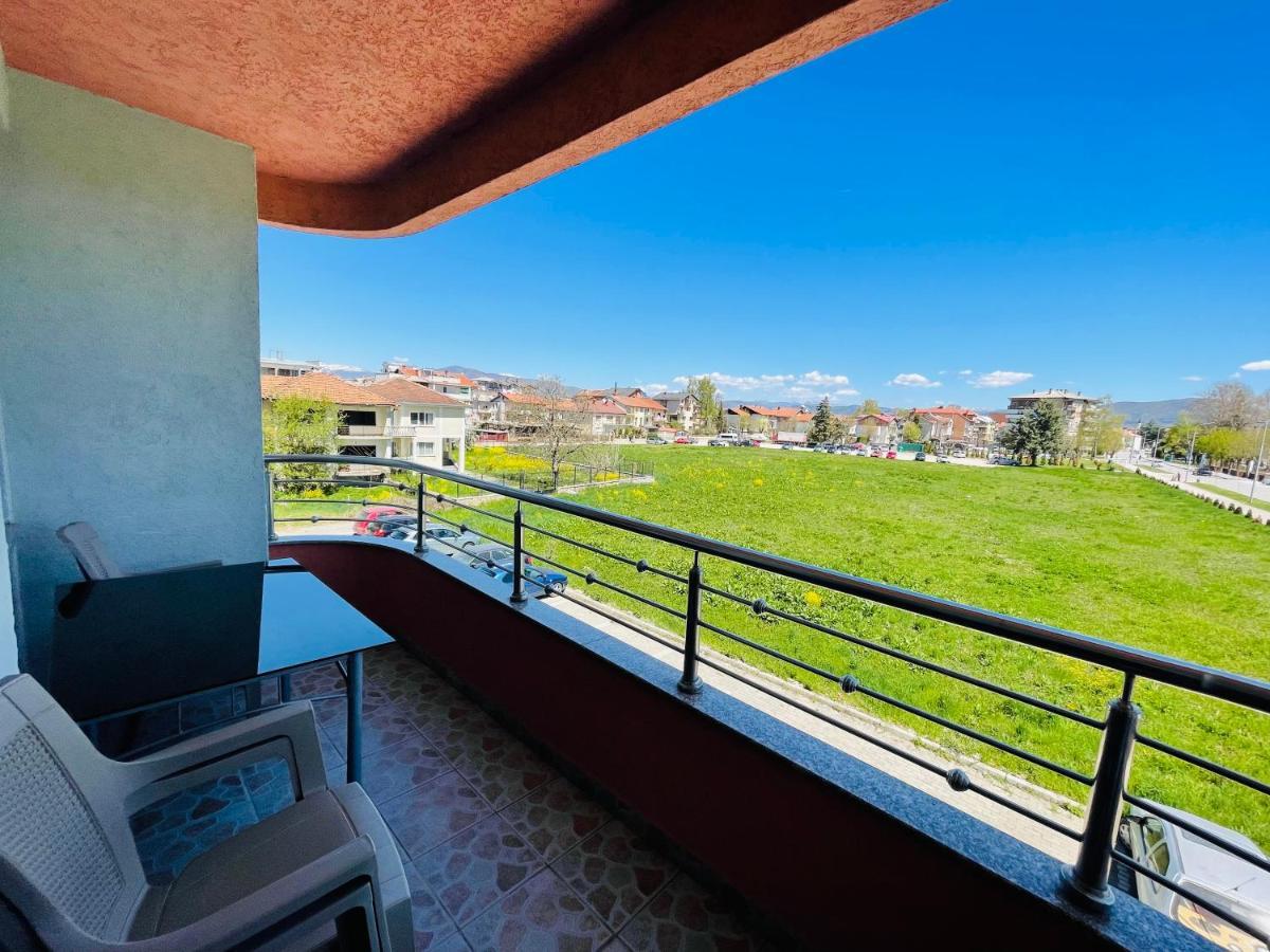 Front Beach Exclusive Apartments Struga Bagian luar foto