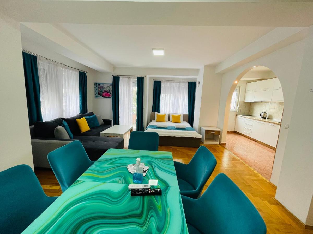 Front Beach Exclusive Apartments Struga Bagian luar foto