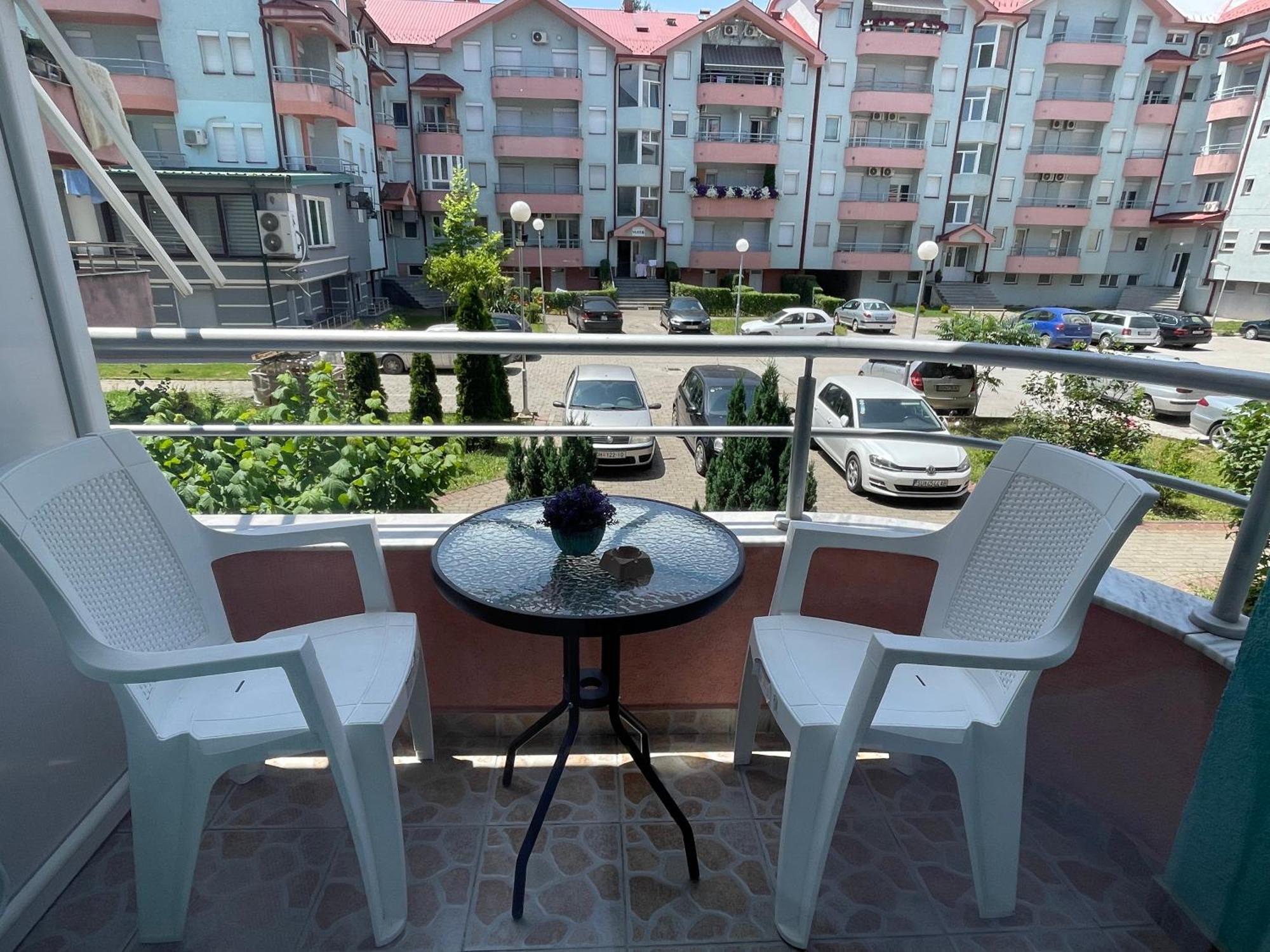 Front Beach Exclusive Apartments Struga Bagian luar foto