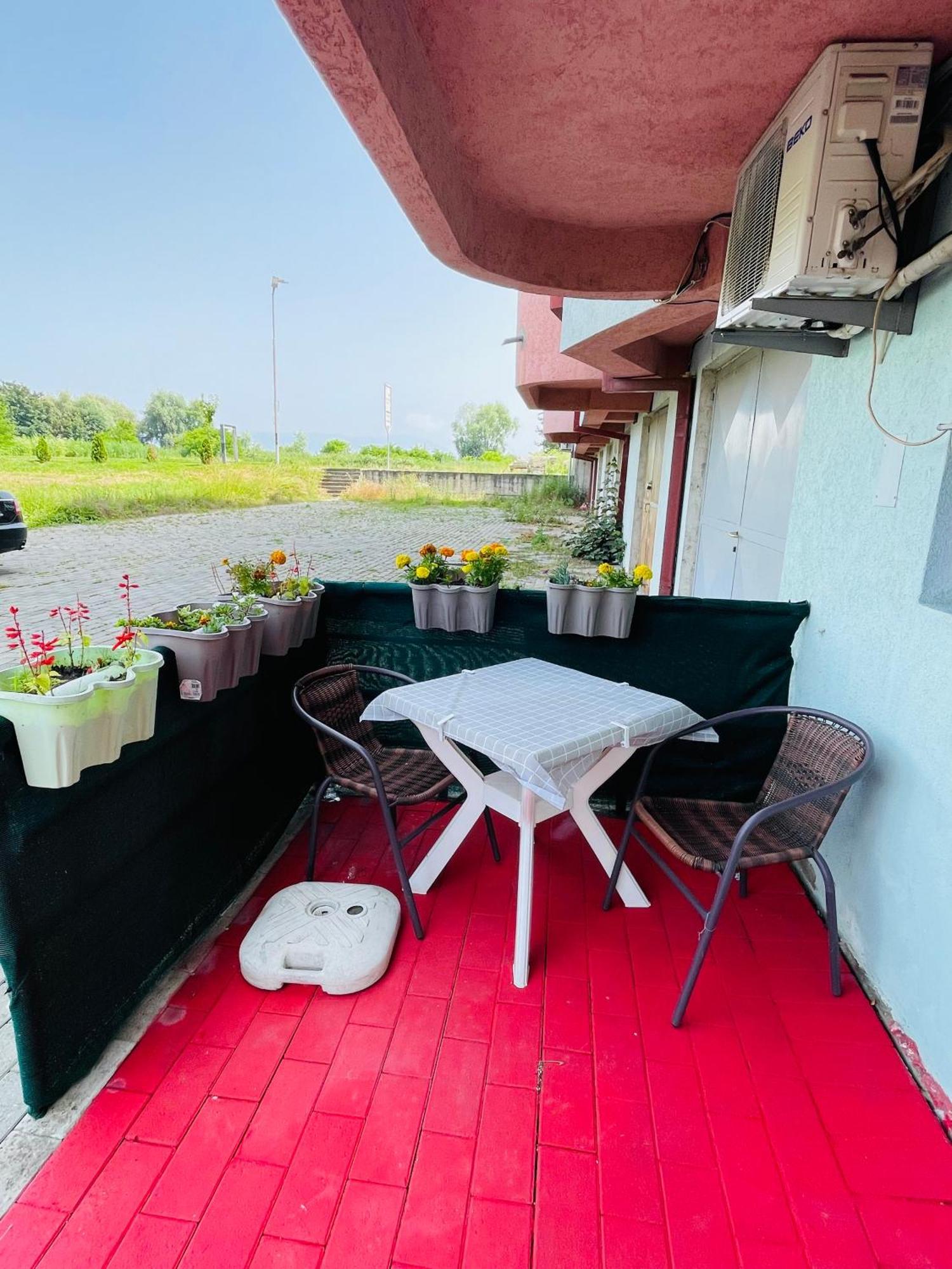 Front Beach Exclusive Apartments Struga Bagian luar foto