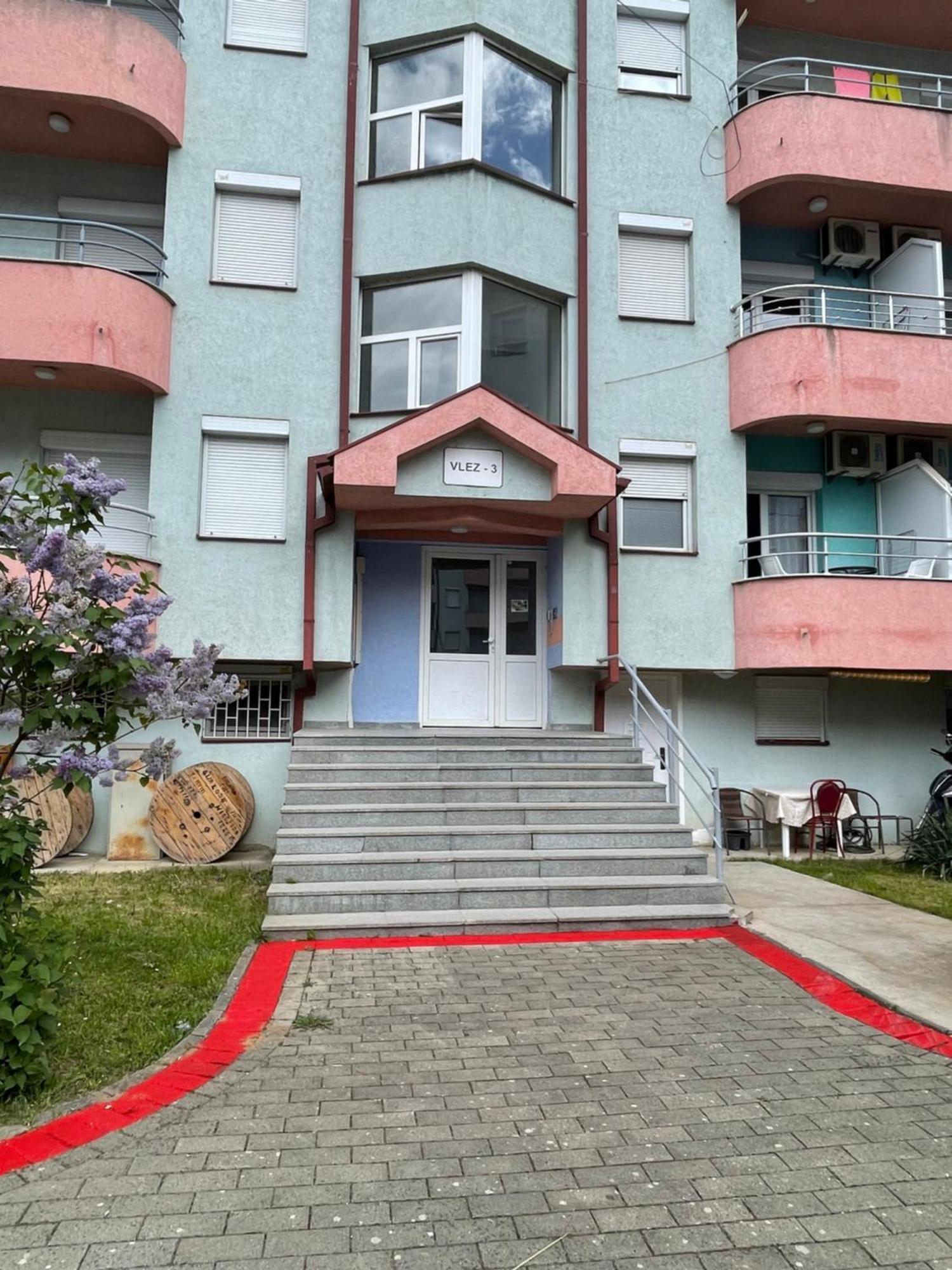 Front Beach Exclusive Apartments Struga Bagian luar foto