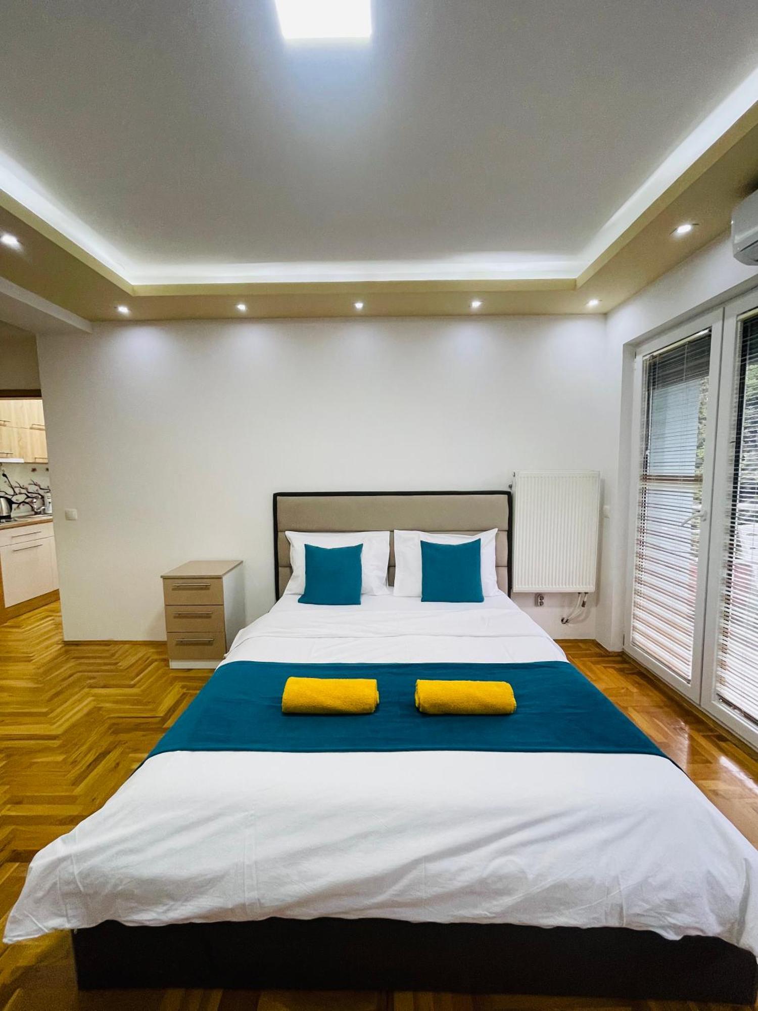 Front Beach Exclusive Apartments Struga Bagian luar foto