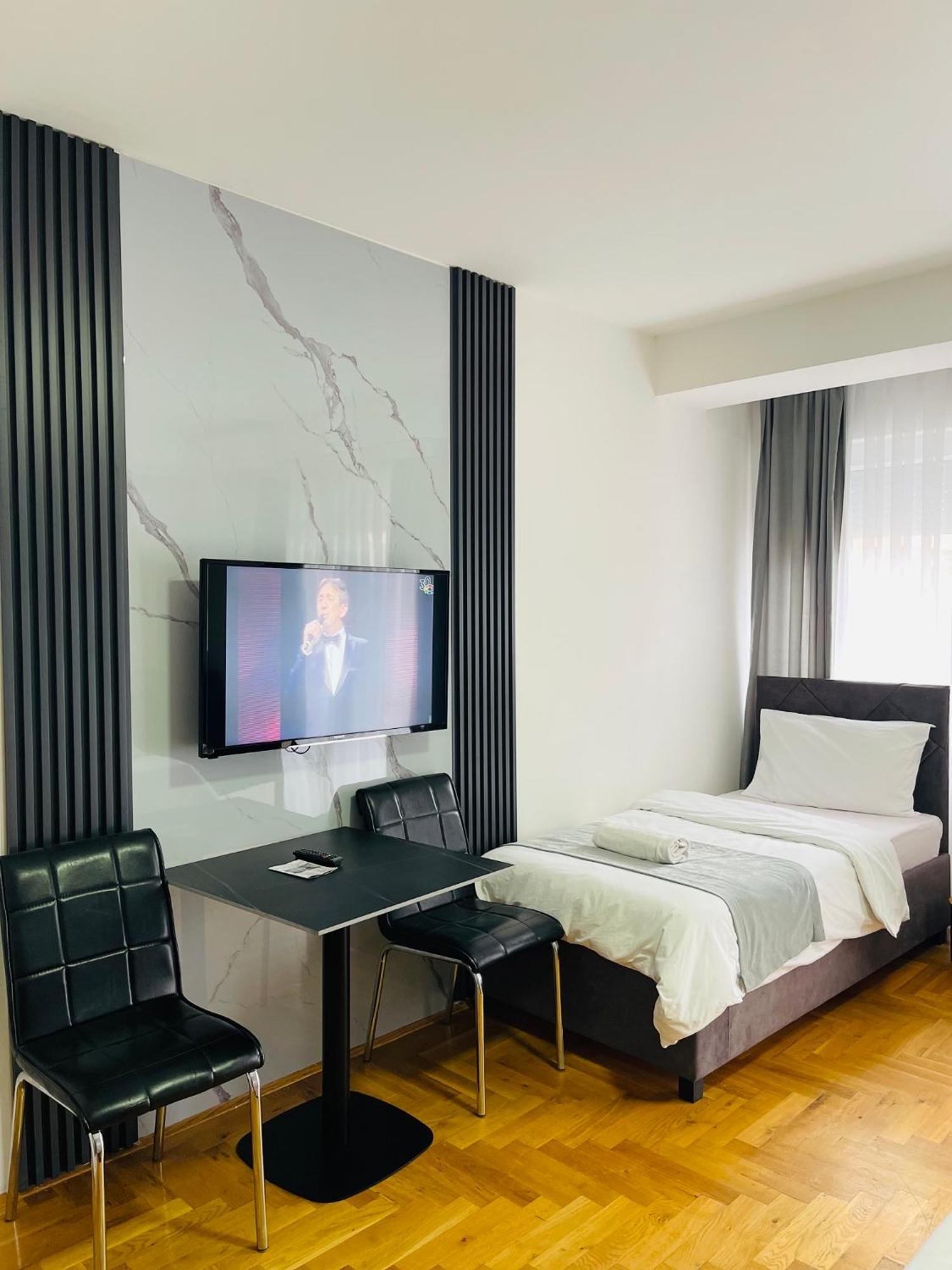 Front Beach Exclusive Apartments Struga Bagian luar foto