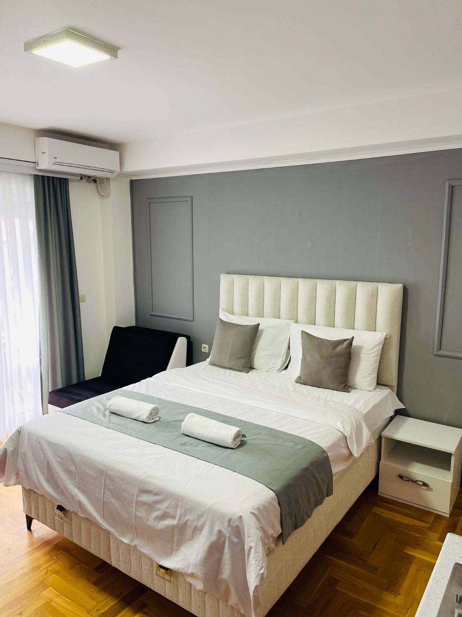 Front Beach Exclusive Apartments Struga Bagian luar foto