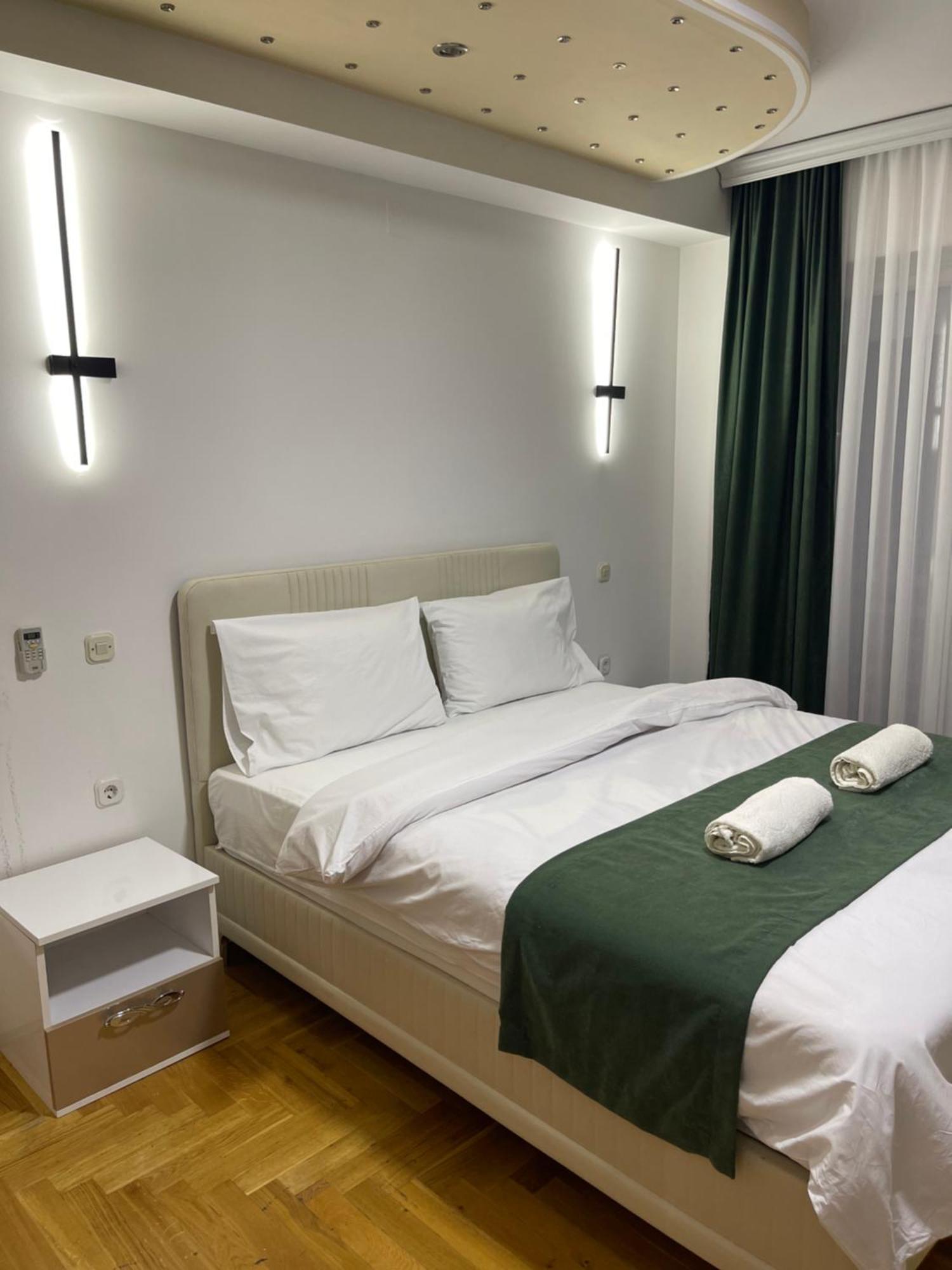 Front Beach Exclusive Apartments Struga Bagian luar foto