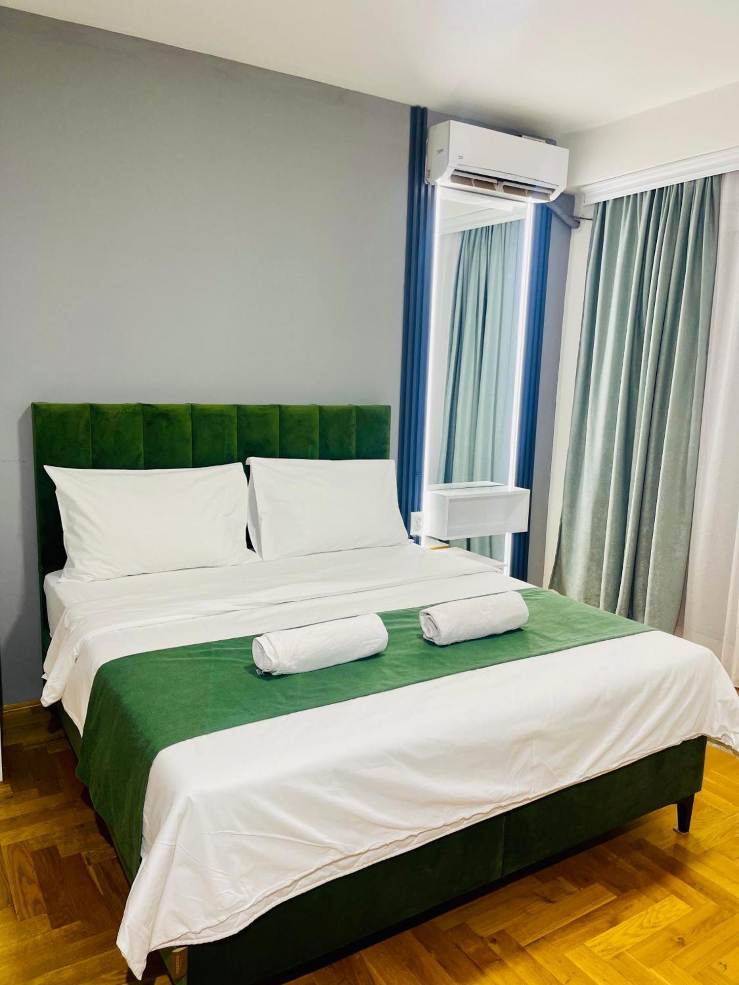 Front Beach Exclusive Apartments Struga Bagian luar foto